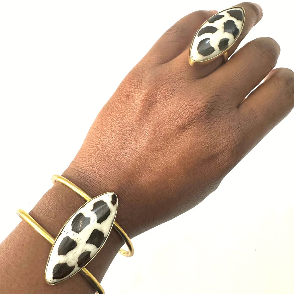 ONTSIA Magnificent 3-piece Earrings and Ring brass Set