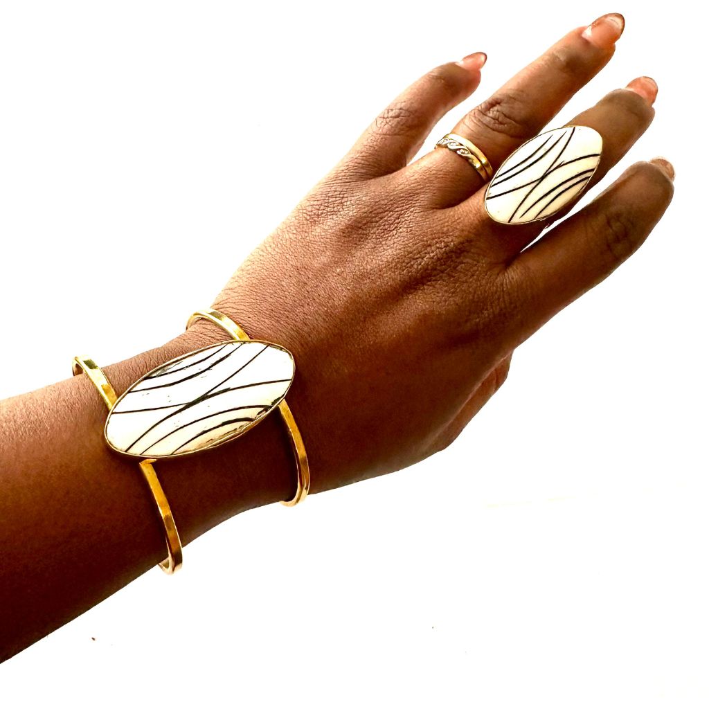 ONTSIA Bronze Ring and Bracelet Set – Handcrafted Statement Jewelry - Black & White - Geometric