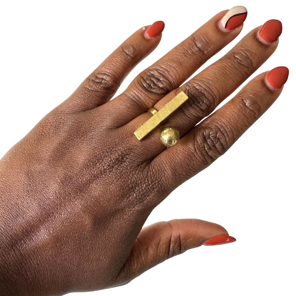 Minimalist Brass Ring – Subtle Elegance