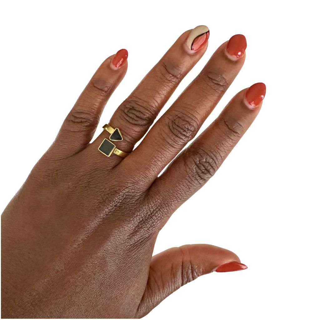 Minimalist Brass Ring – Subtle Elegance