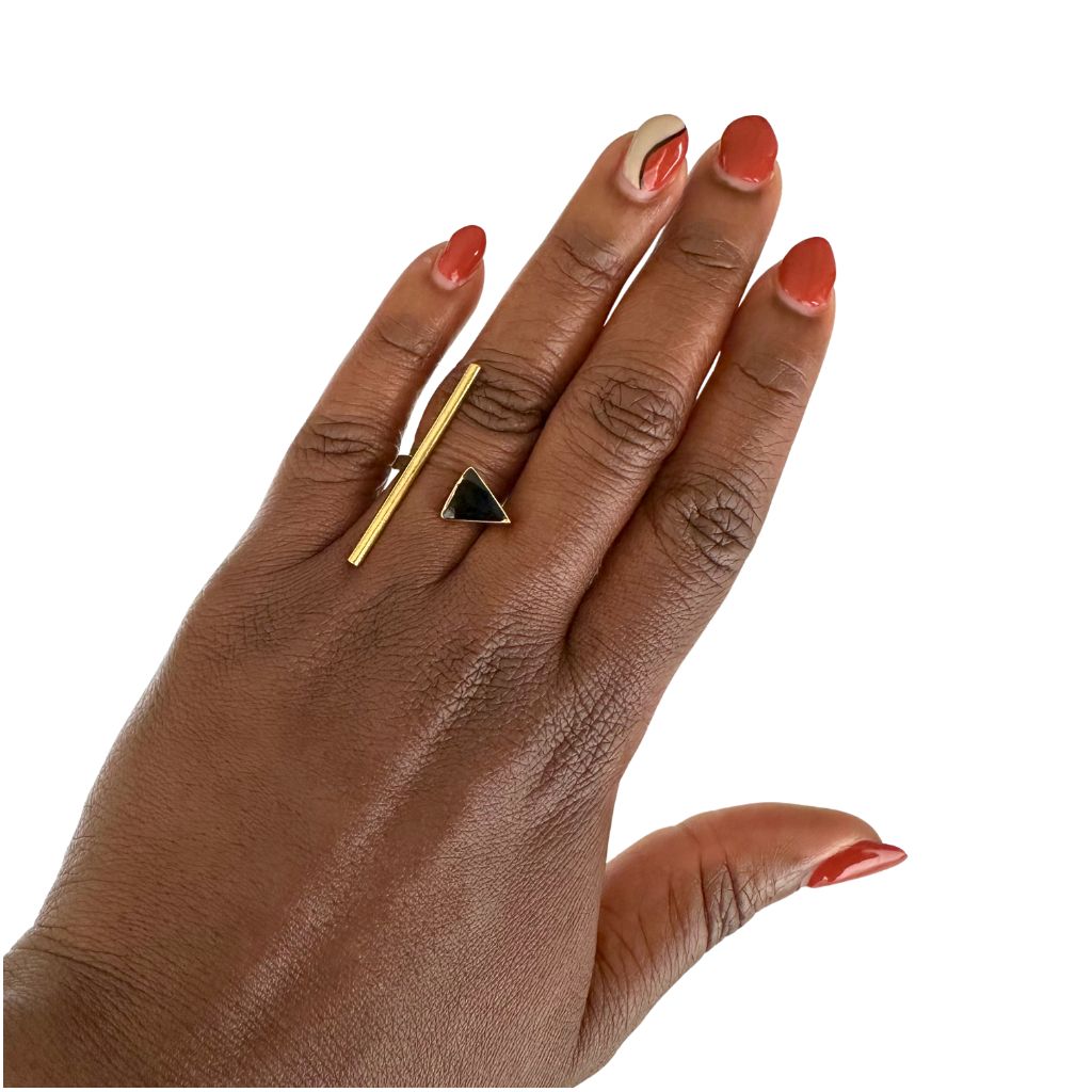 Minimalist Brass Ring – Subtle Elegance