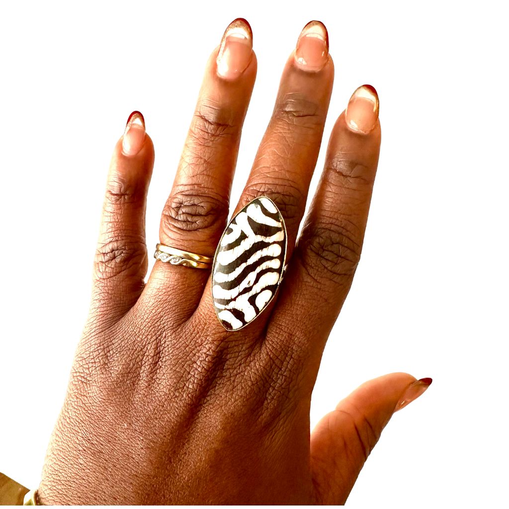 ONTSIA Bronze Ring and Bracelet Set – Handcrafted Statement Jewelry - Black & White - Zebre