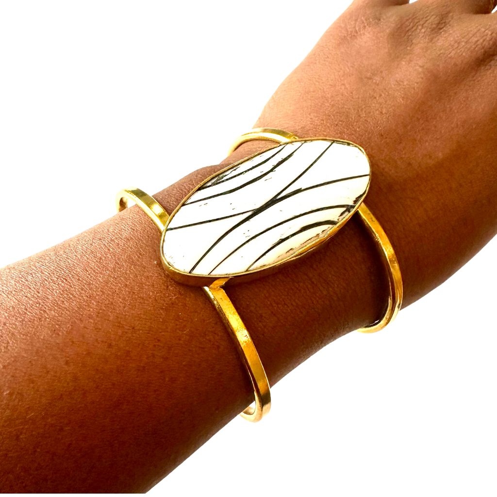 ONTSIA Bronze Ring and Bracelet Set – Handcrafted Statement Jewelry - Black & White - Geometric