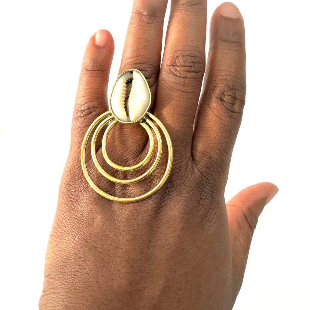 MPIREWA Magnificent 2-piece Earrings and Ring brass Set