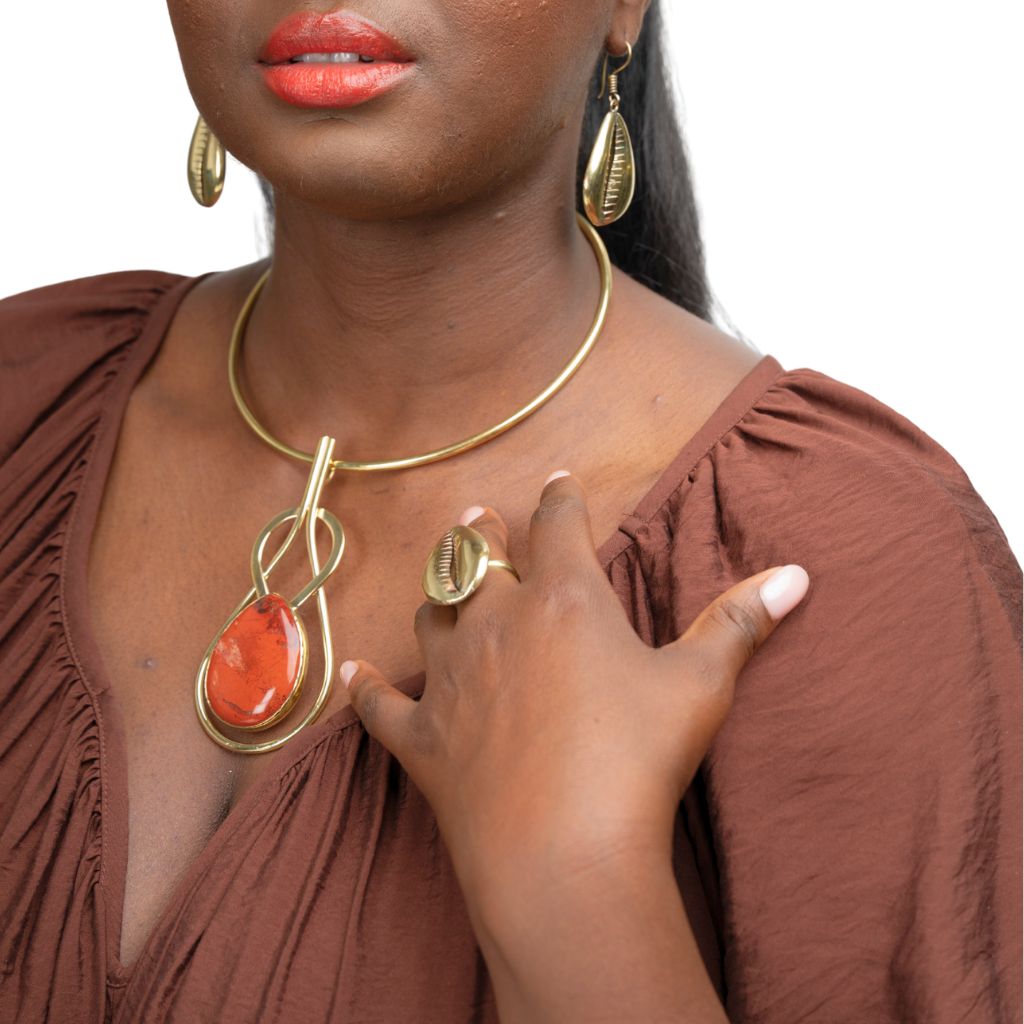 Collier OTSAGUI médaillon en Laiton & Pierre Naturelle 