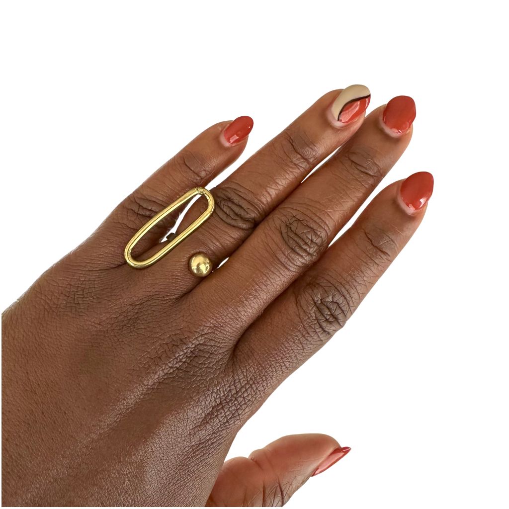 Minimalist Brass Ring – Subtle Elegance